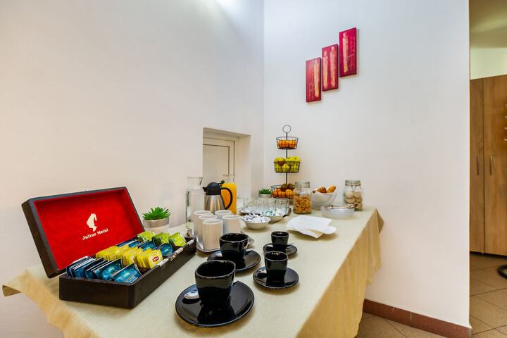 Breakfast/Coffee Service 41 of 50