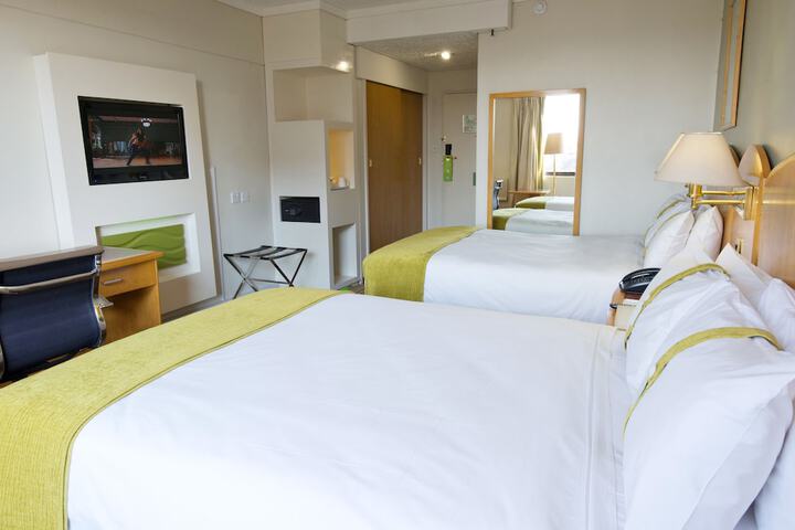 Room 17 of 128
