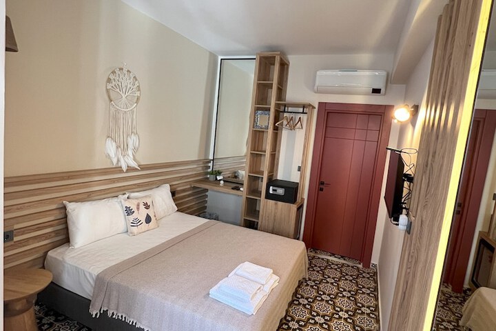 Room 30 of 50