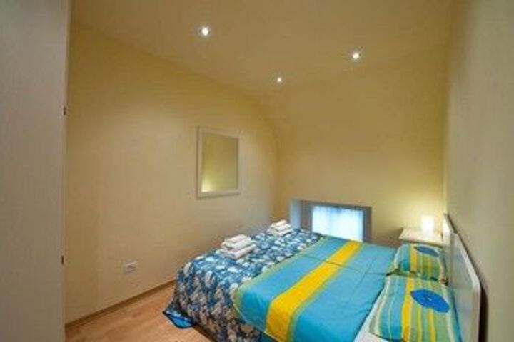 Room 45 of 322