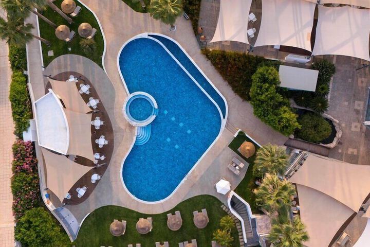 Pool 61 of 143