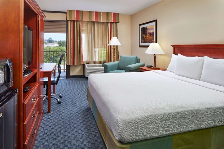Room 4 of 23