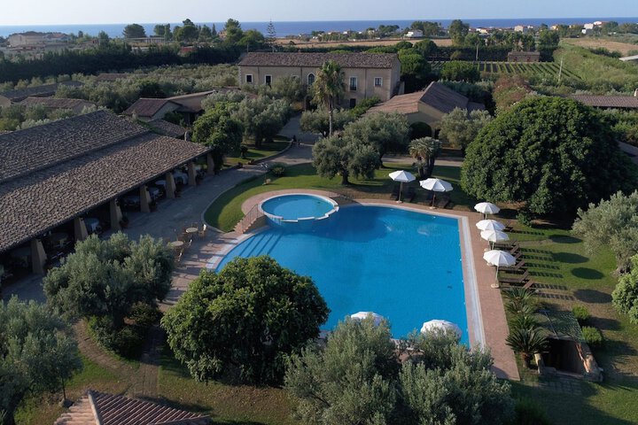 Pools & Facilities