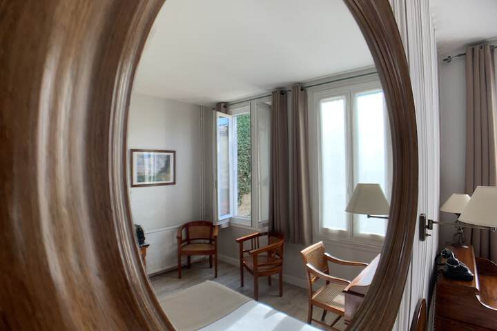 Room 12 of 50