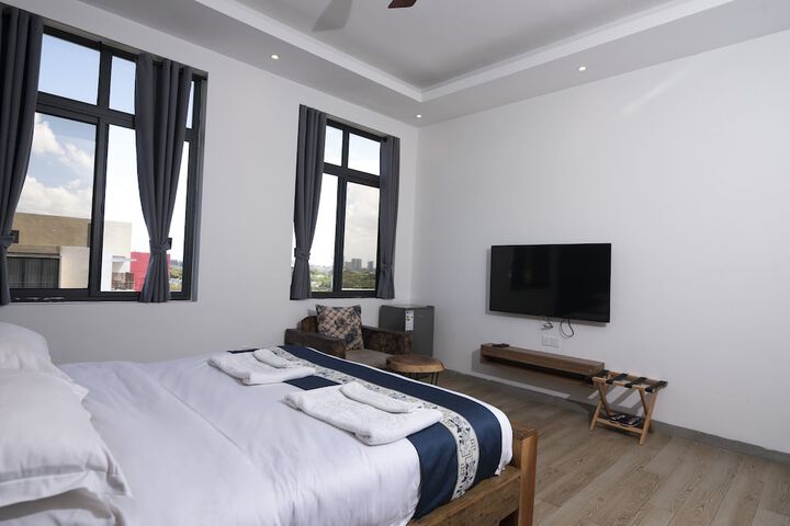 Room 2 of 46