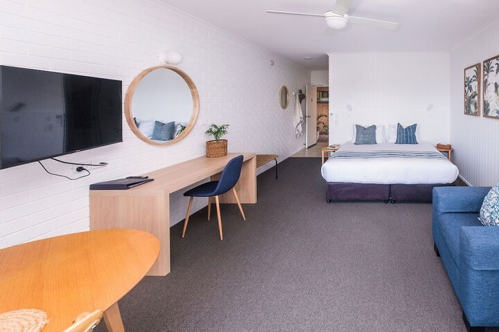 Room 3 of 35