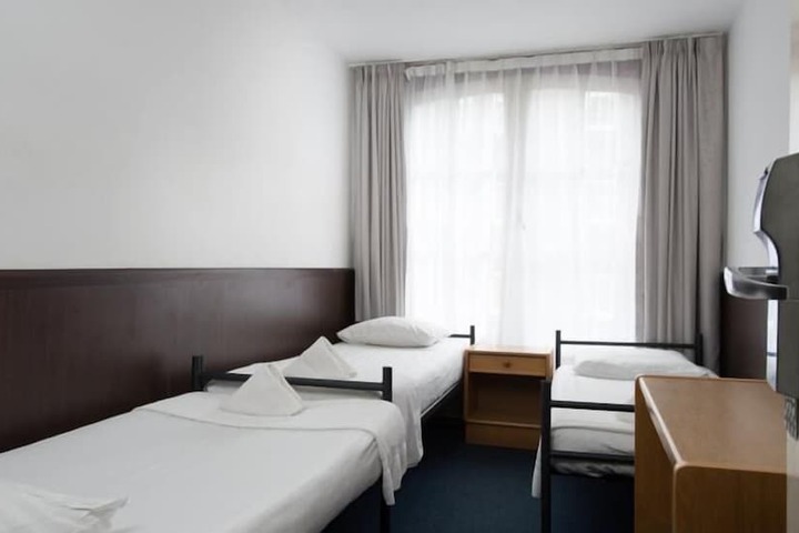 Room 9 of 23