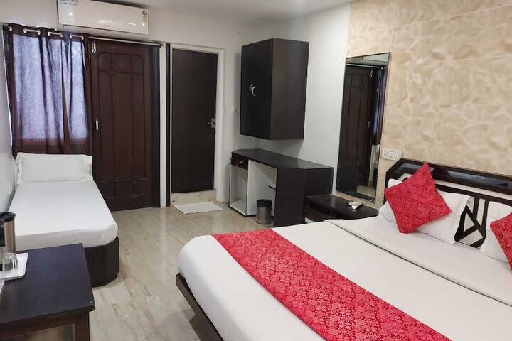 Room 8 of 24