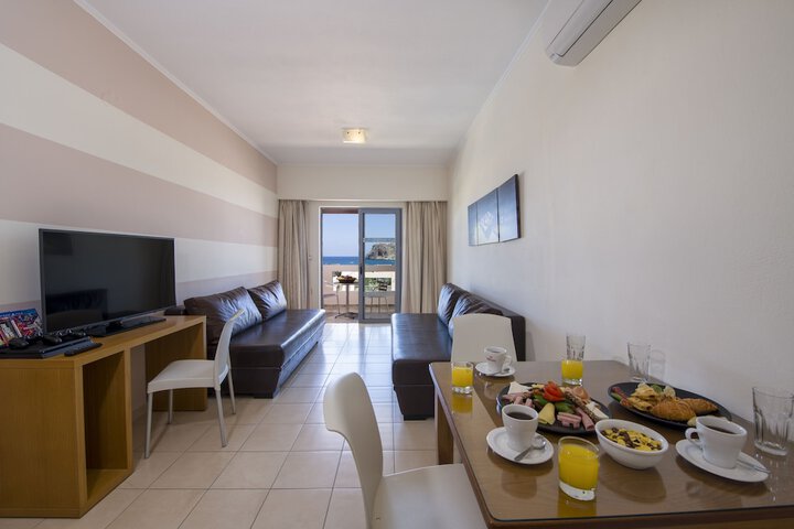 Room 15 of 65