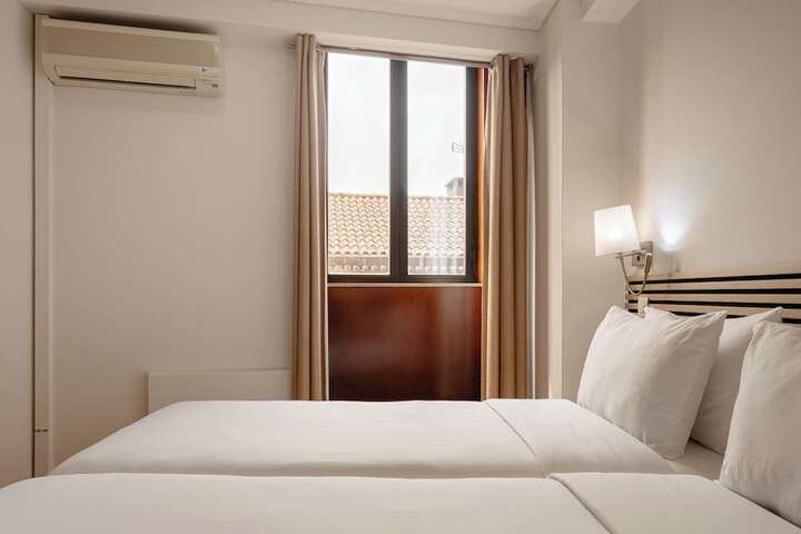 Room 13 of 53