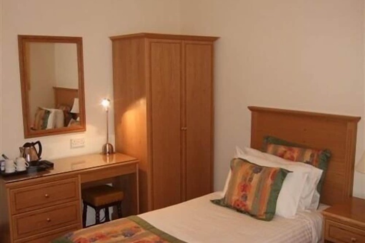 Room 5 of 30