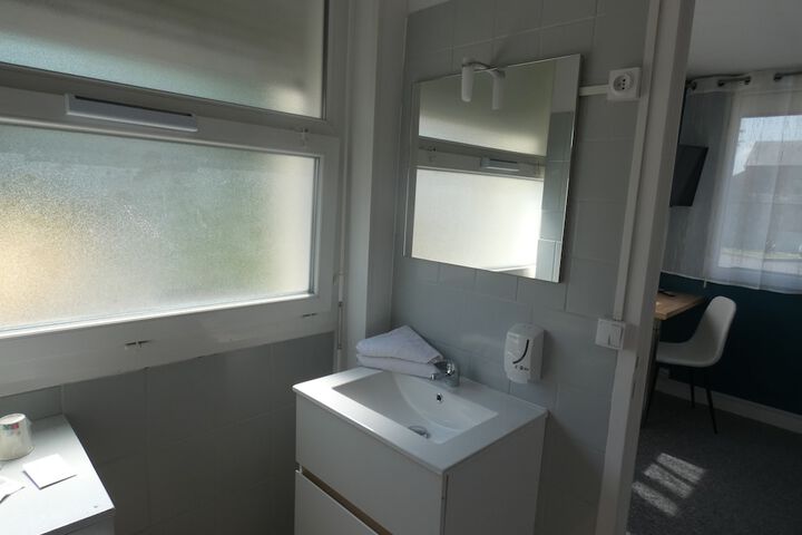 Room 15 of 24