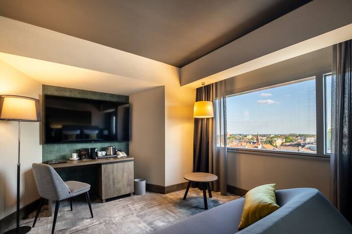Room 16 of 58