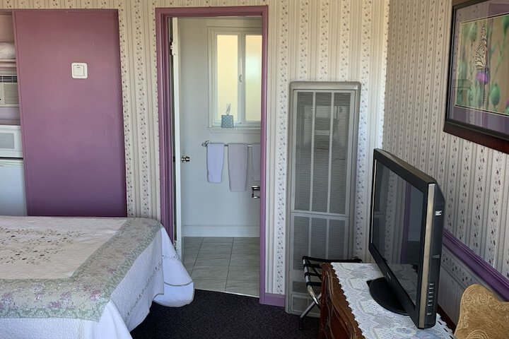 Classic Double Room 1 Queen Bed (10 of 33)
