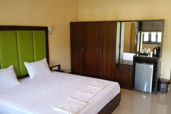 Room 6 of 37