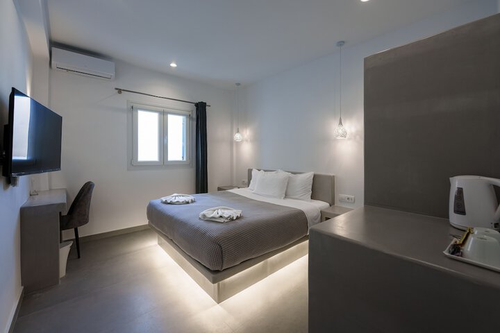 Room 13 of 37