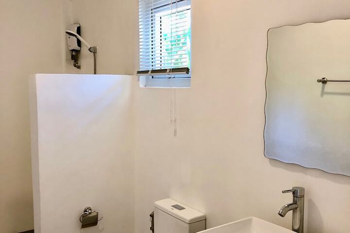 Room 17 of 46
