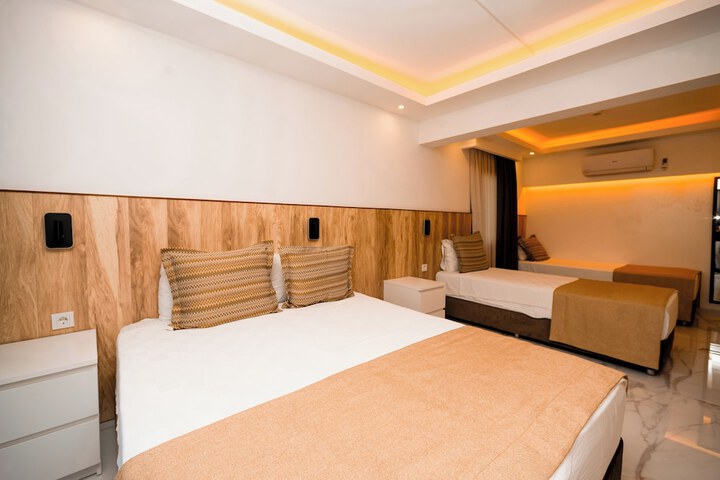 Room 52 of 123