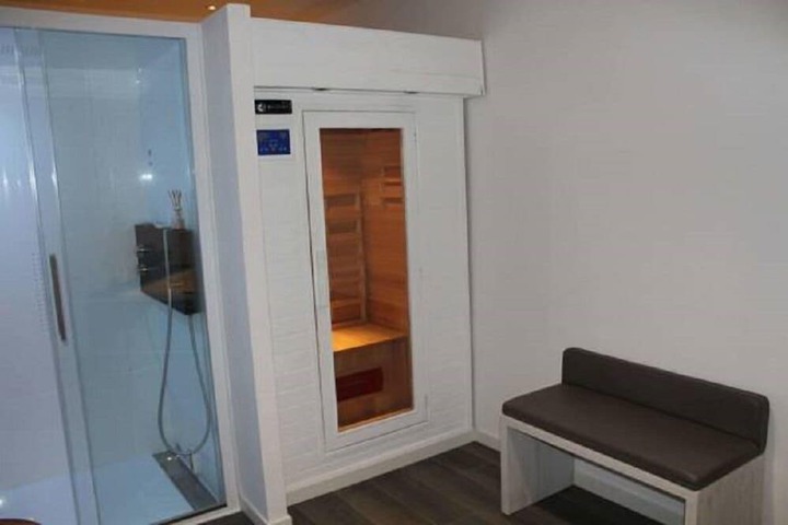 Room 8 of 15