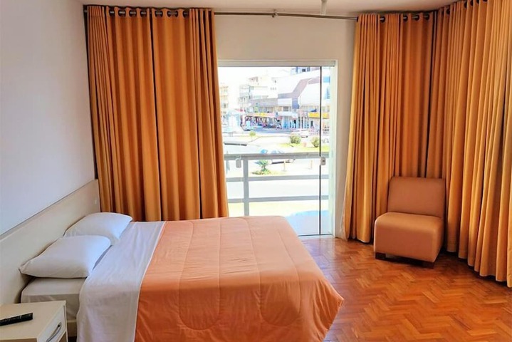 Room 7 of 19