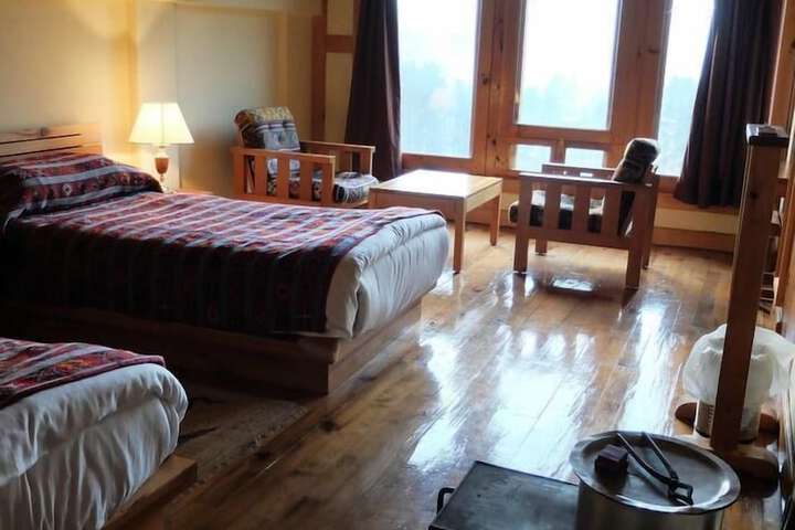Room 8 of 25