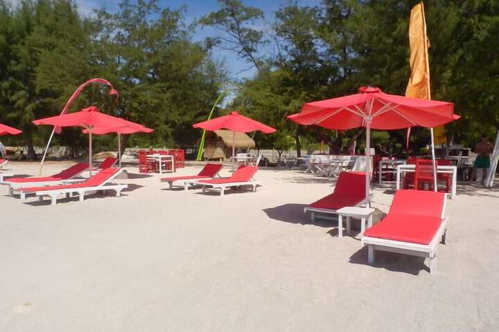 Sundeck 52 of 54