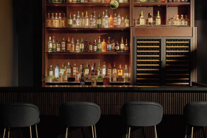 Lounge 57 of 64