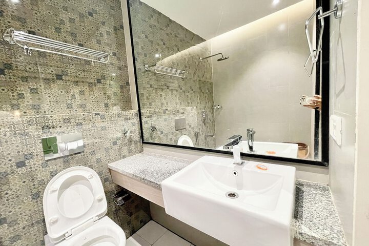 Room 10 of 15