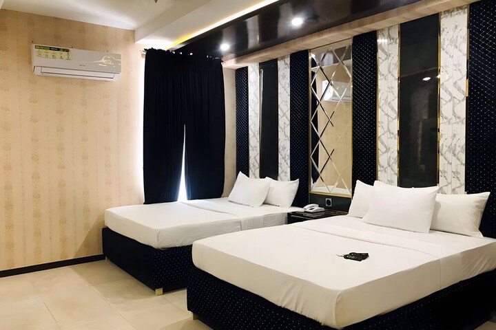 Room 4 of 11