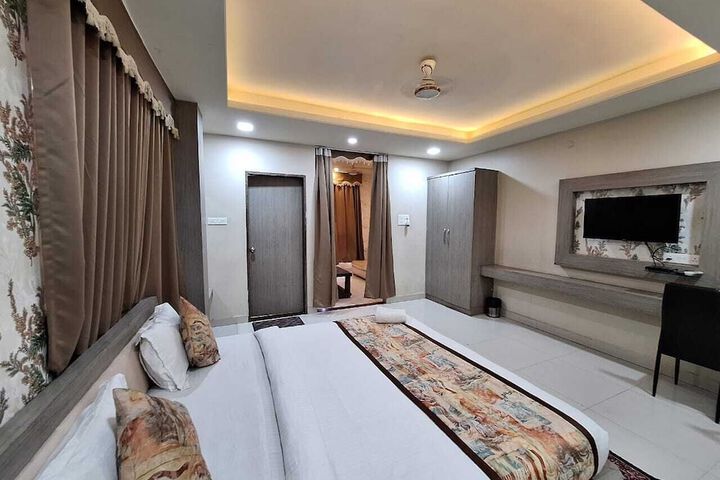 Room 20 of 32