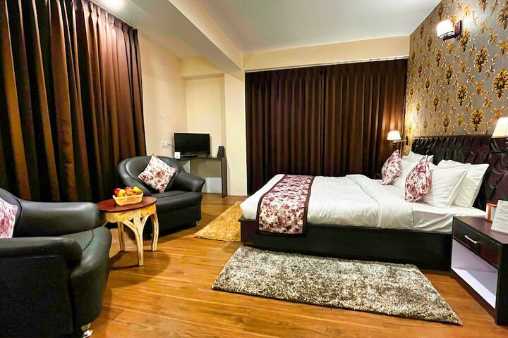 Room 9 of 21