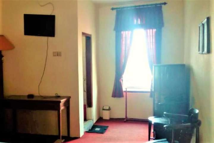 Room 16 of 36