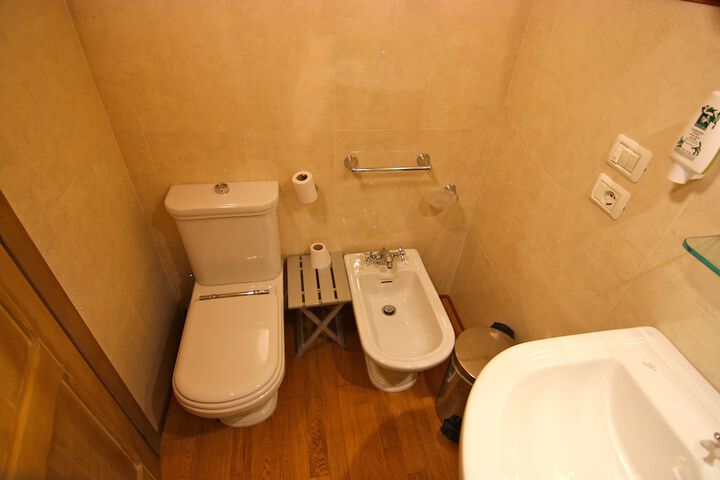 Room 105 of 175