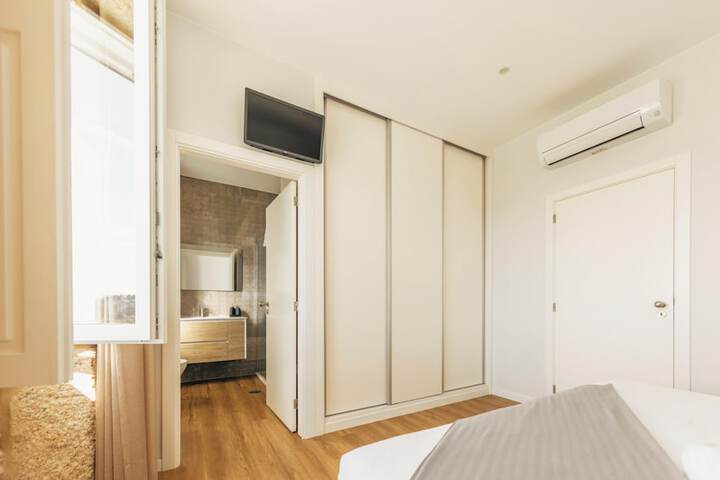 Room 10 of 44