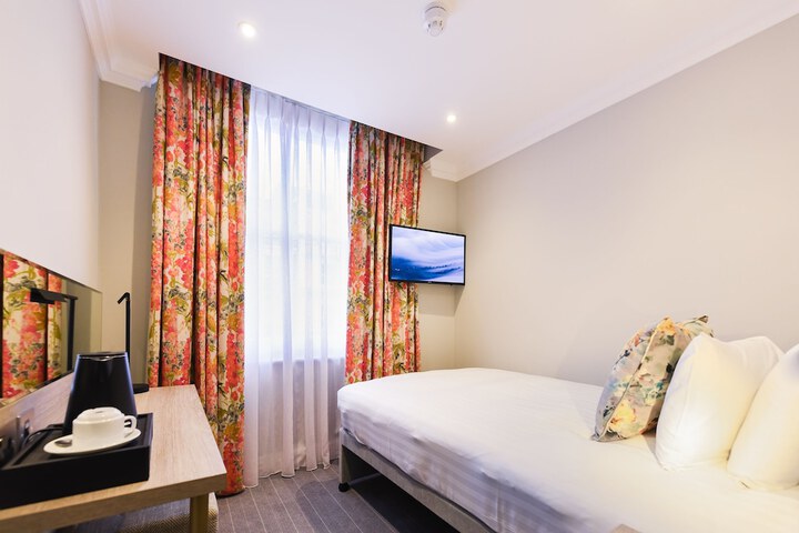 Room 10 of 55