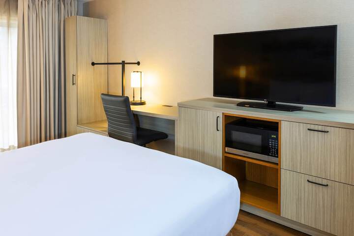 Room 6 of 41