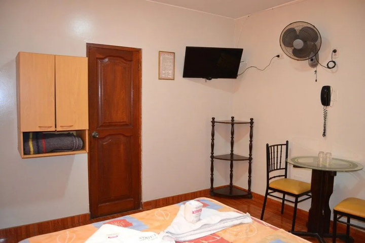 Room 7 of 16