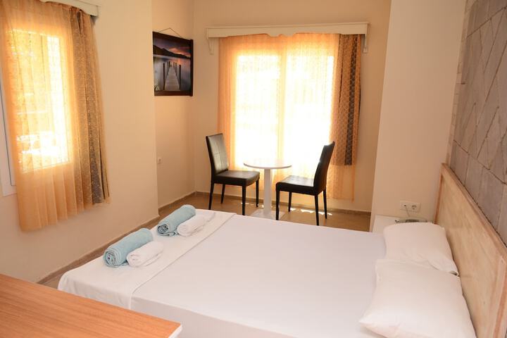 Room 7 of 18