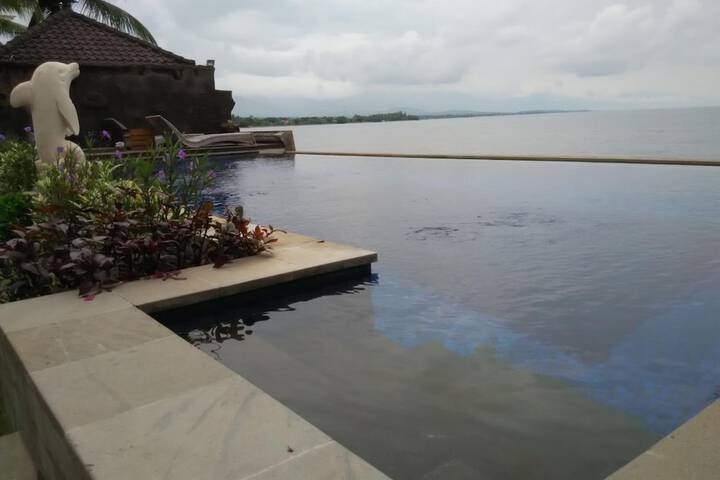 Pool 37 of 52