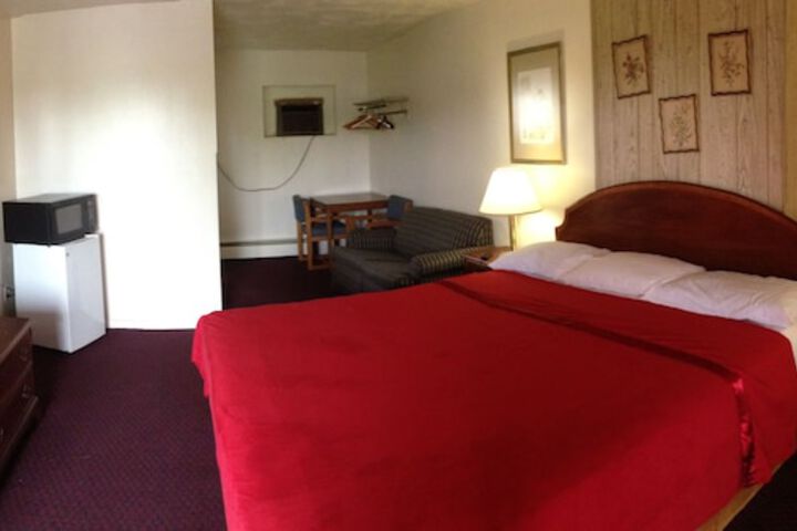 Room 8 of 14