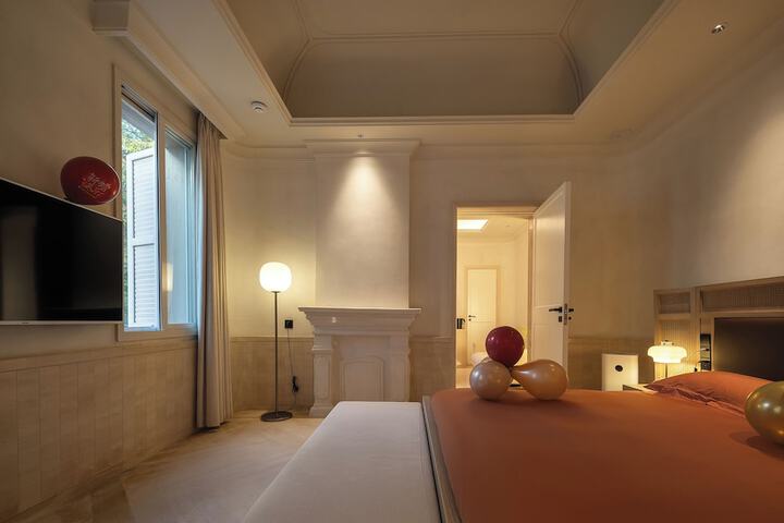 Room 19 of 85