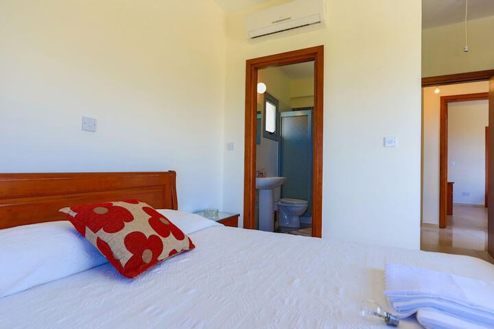 Room 15 of 32