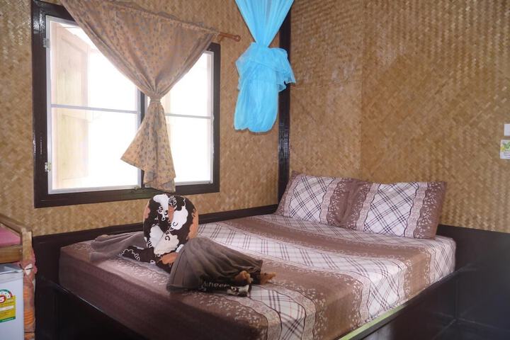 Room 6 of 53