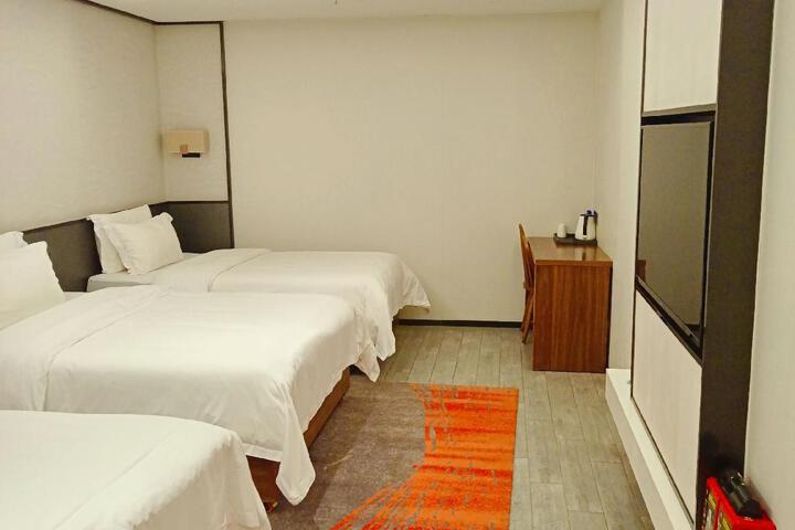 Room 6 of 21