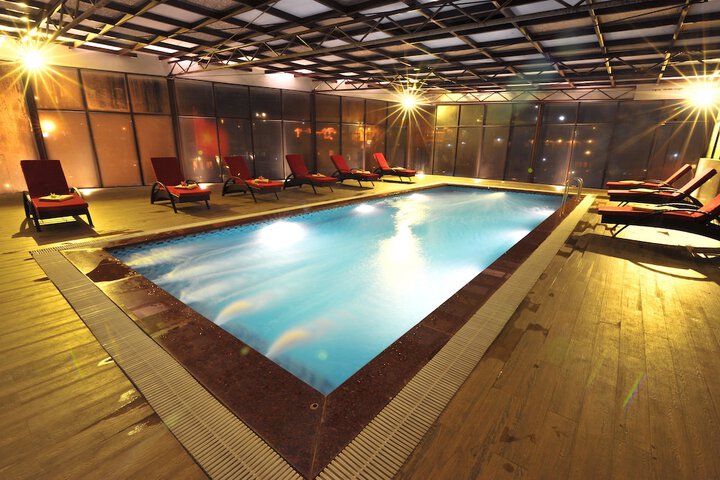Hotel Pool