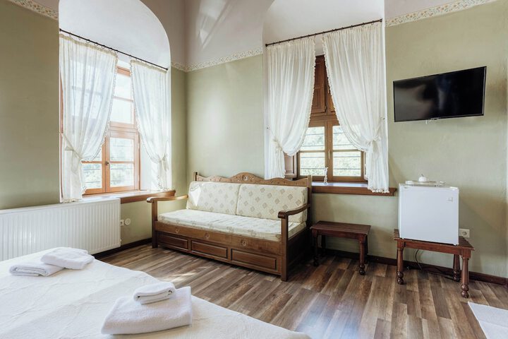 Room 16 of 46