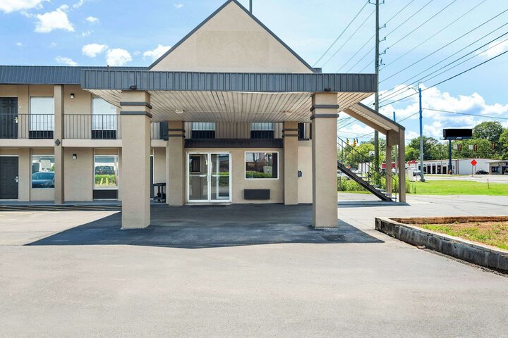 Hotel Entry