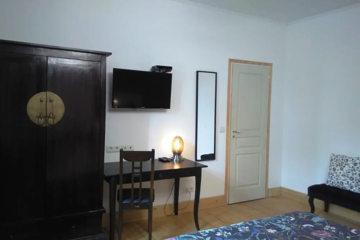 Room 3 of 11