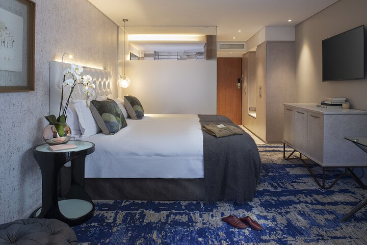 Room 14 of 108