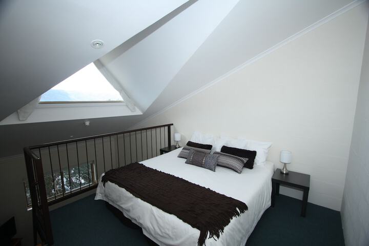 Room 8 of 35
